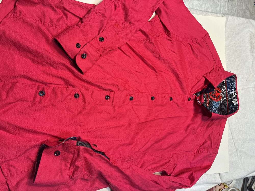 Cafe Bleu Men's Red Textured Long Sleeve Button-Down Shirt